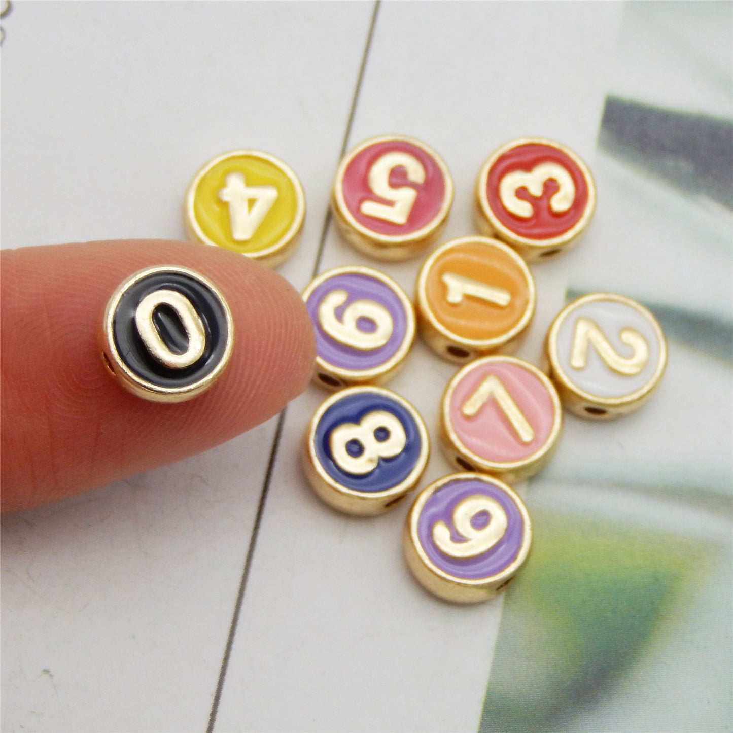 30 Pieces Round Letter Beads 0-9 Number Enamel Spacer Beads Multicolour Alphabet Pendents Beads for DIY Jewelry Bracelet Necklace Crafts Making