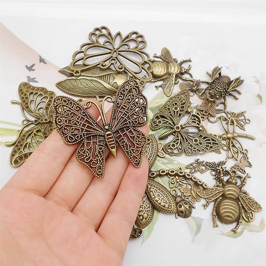 200g (About 100-120pcs) Assorted Insect Pendant Charms