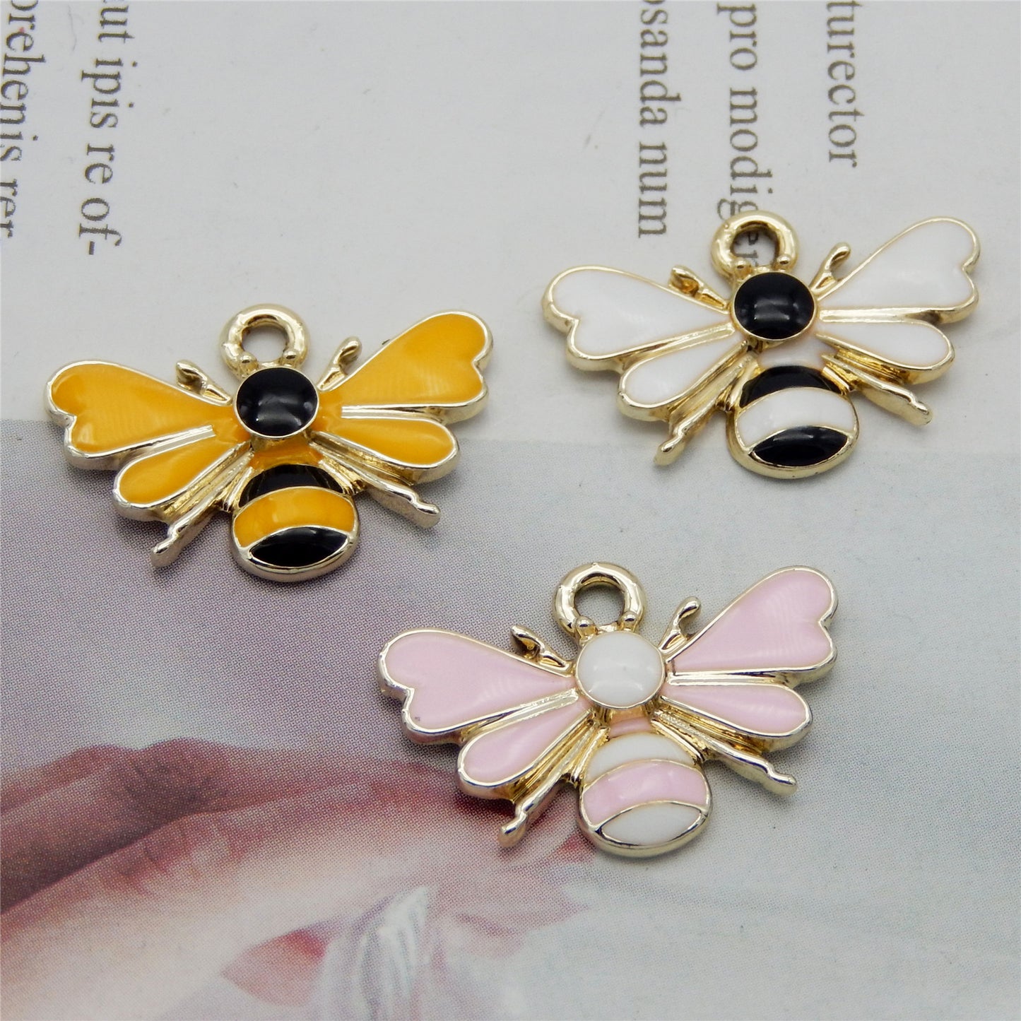 JJGQAZ 30pcs Mixed Colors Cute Bees Charms Enamel Gold Tone Honeybee Pendant for DIY Jewelry Making Necklace Bracelet Earring Jewelry Accessories