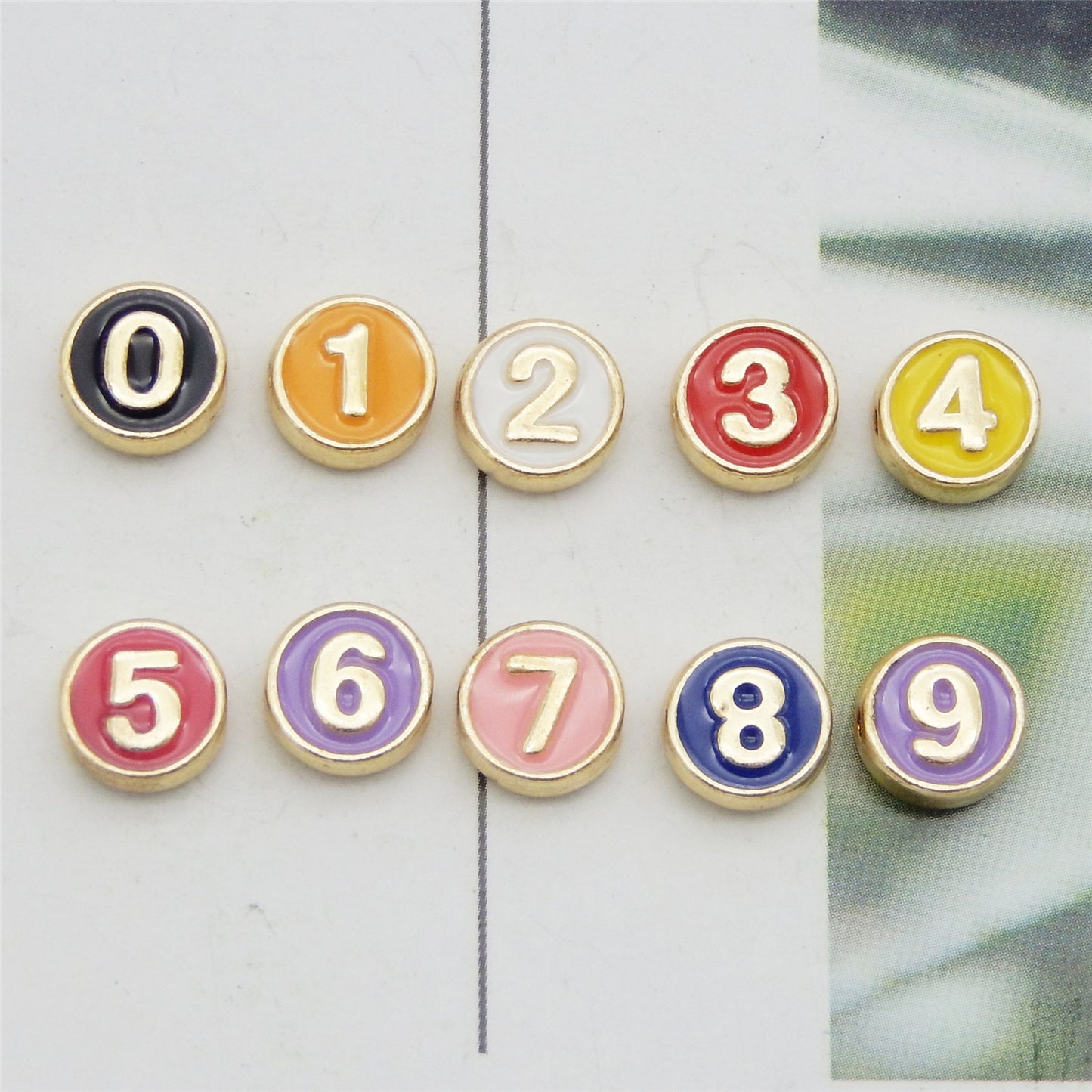30 Pieces Round Letter Beads 0-9 Number Enamel Spacer Beads Multicolour Alphabet Pendents Beads for DIY Jewelry Bracelet Necklace Crafts Making