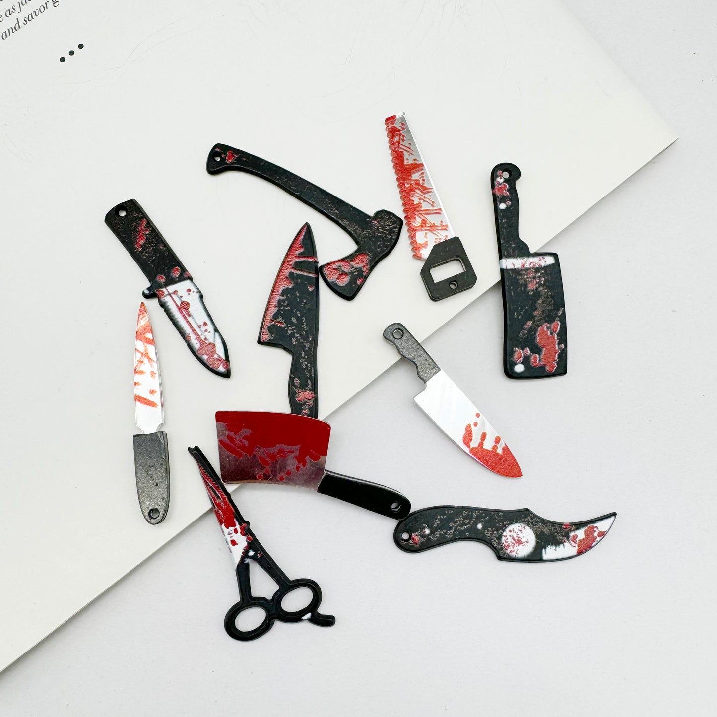 JJGQAZ 50pcs Halloween Jewelry Charms Mini Horror Scissors