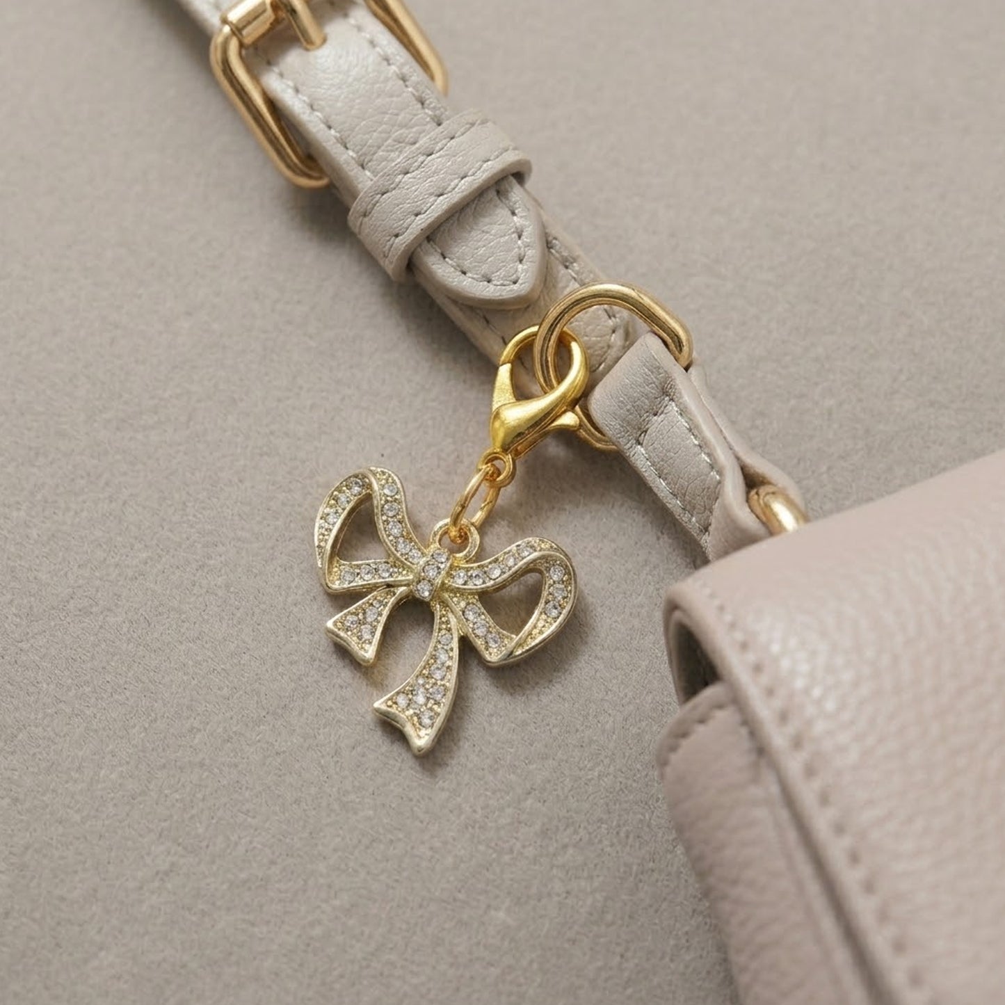 20 Pocket Hug Charm Keychains with Organza Pouch Bags